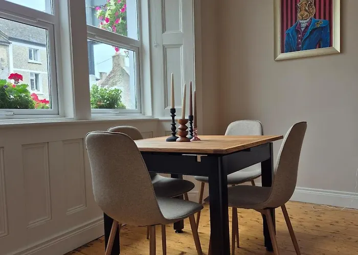 Entire Sleeps 8 Cloghjordan